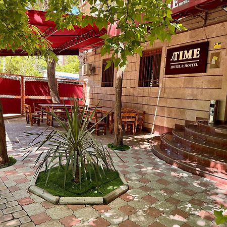 Time Hotel & Tours Erevan Esterno foto