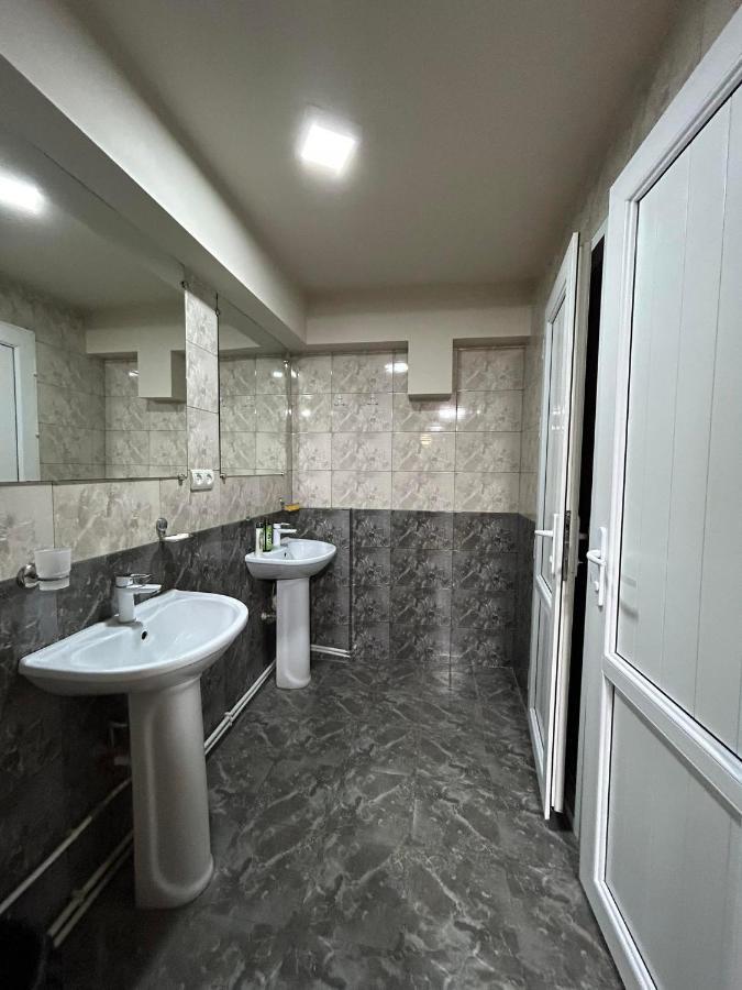 Time Hotel & Tours Erevan Esterno foto