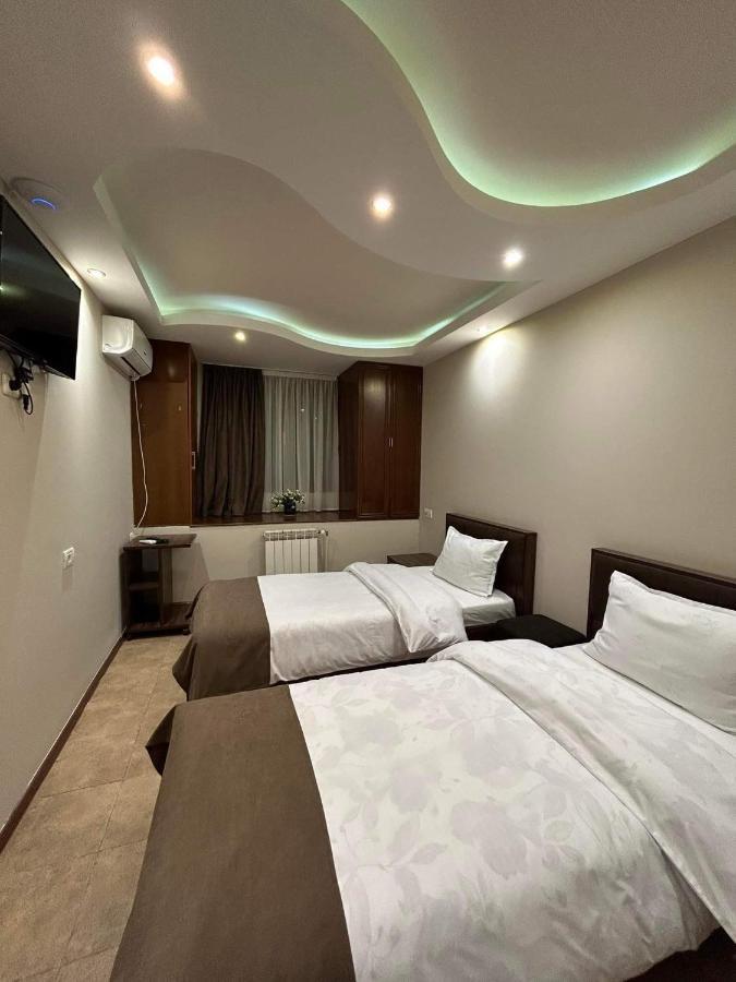Time Hotel & Tours Erevan Esterno foto