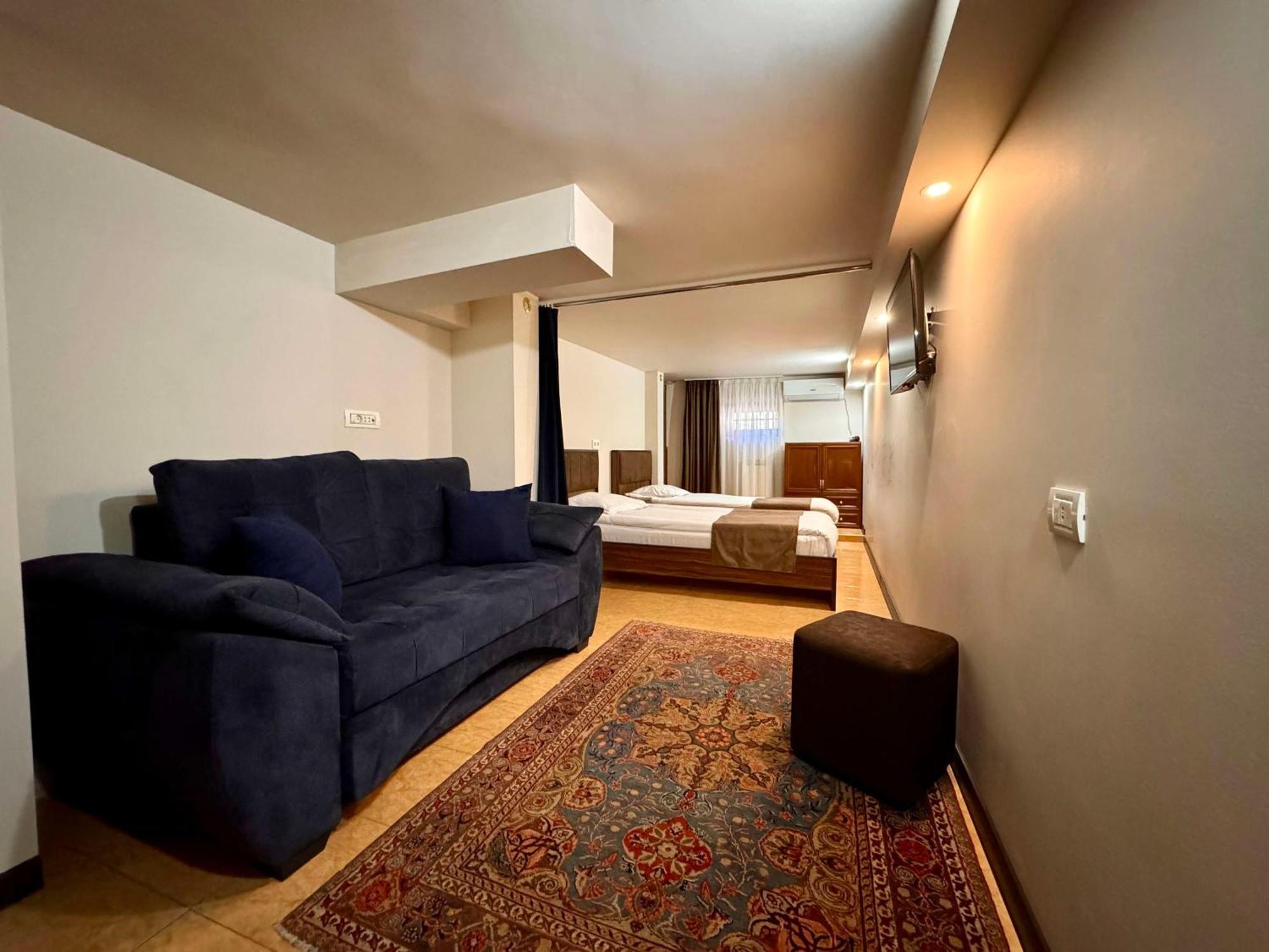 Time Hotel & Tours Erevan Esterno foto