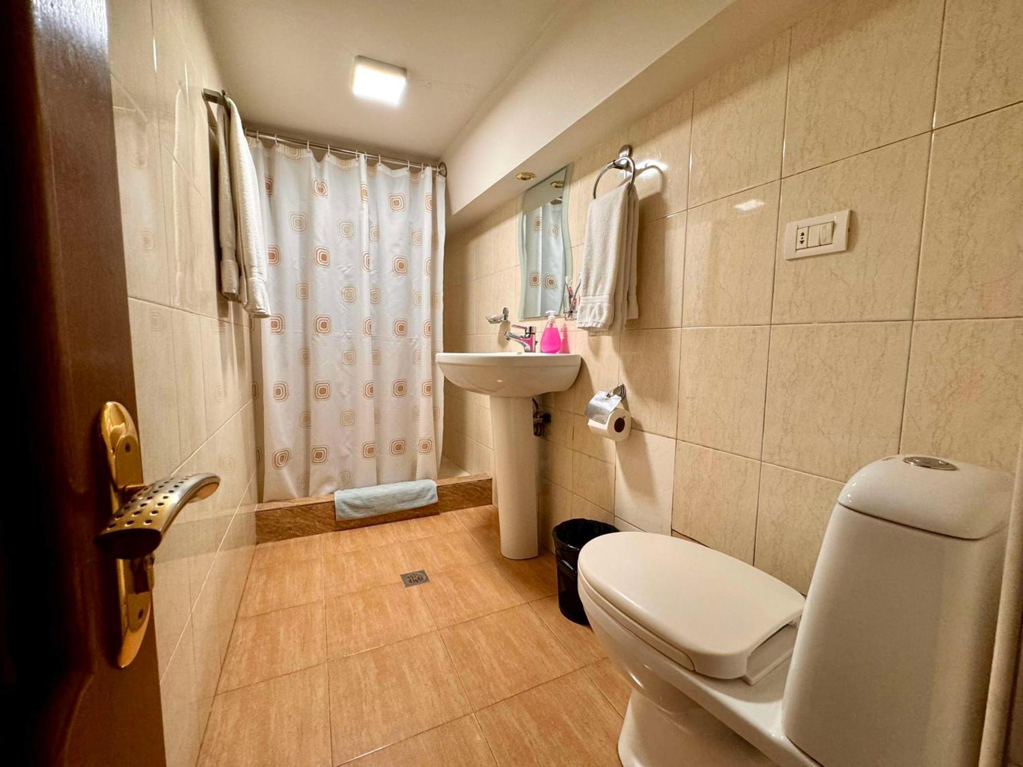 Time Hotel & Tours Erevan Esterno foto