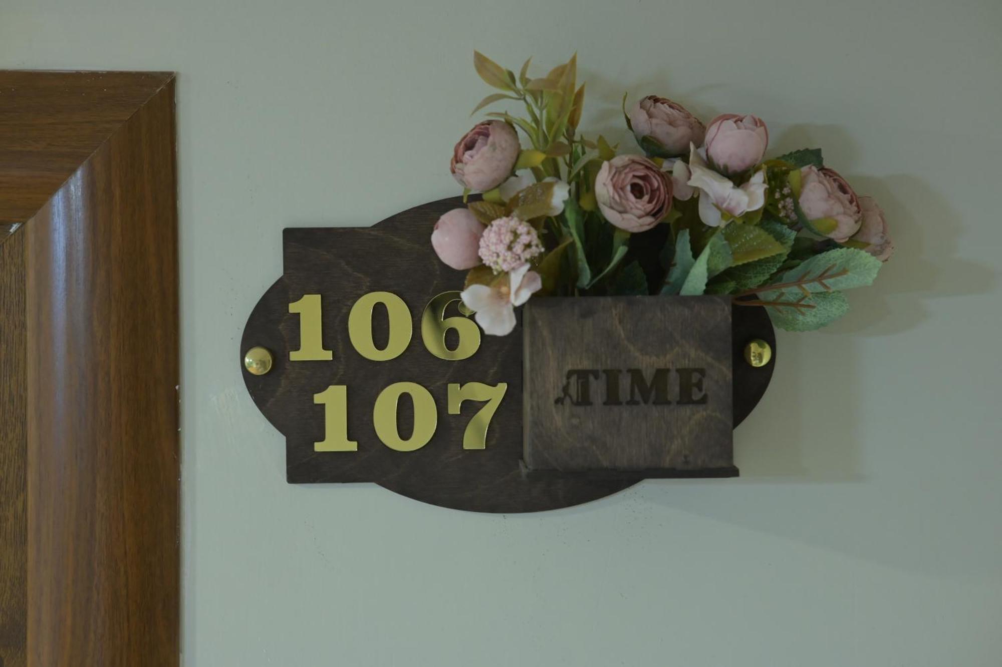 Time Hotel & Tours Erevan Esterno foto