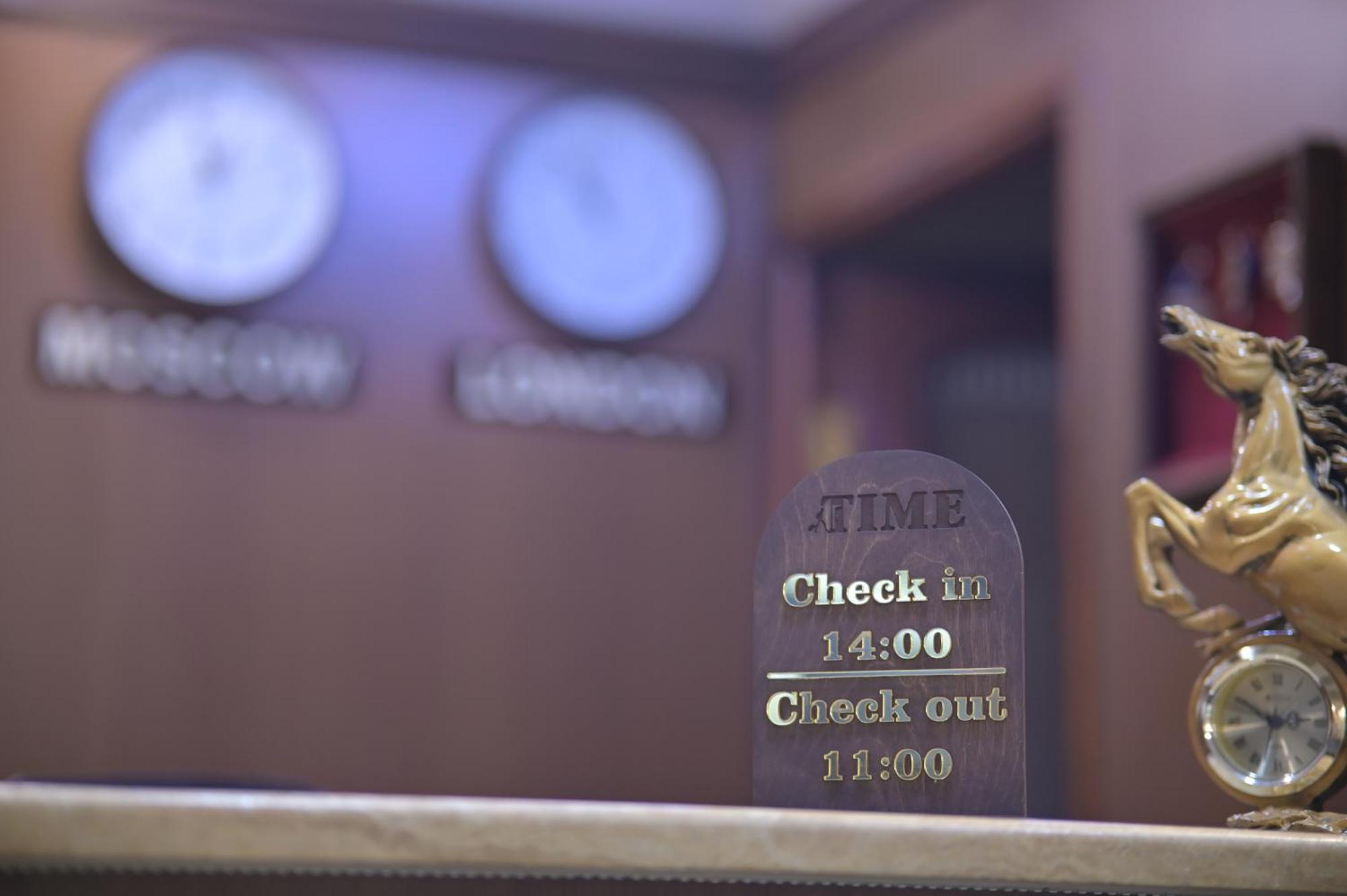 Time Hotel & Tours Erevan Esterno foto