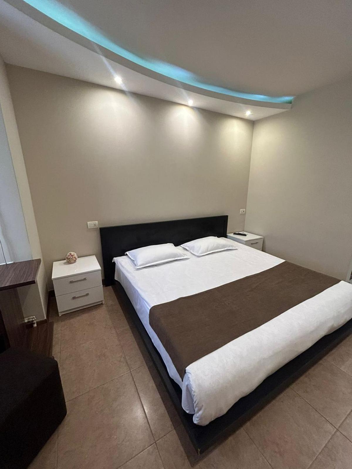 Time Hotel & Tours Erevan Esterno foto